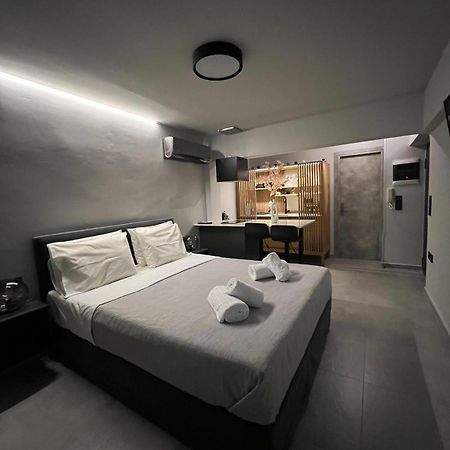 Loft Spa Greece - Enjoy Our Jacuzzi Kalamata Bagian luar foto