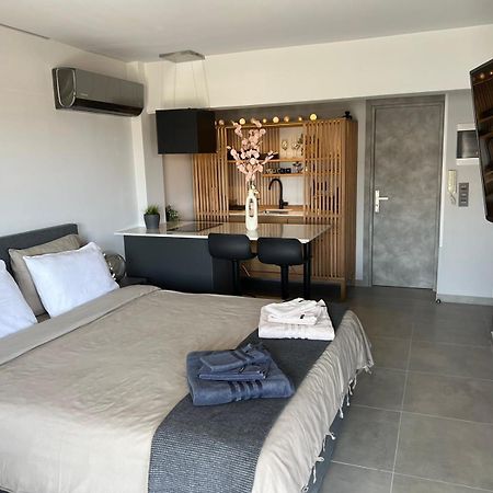 Loft Spa Greece - Enjoy Our Jacuzzi Kalamata Bagian luar foto