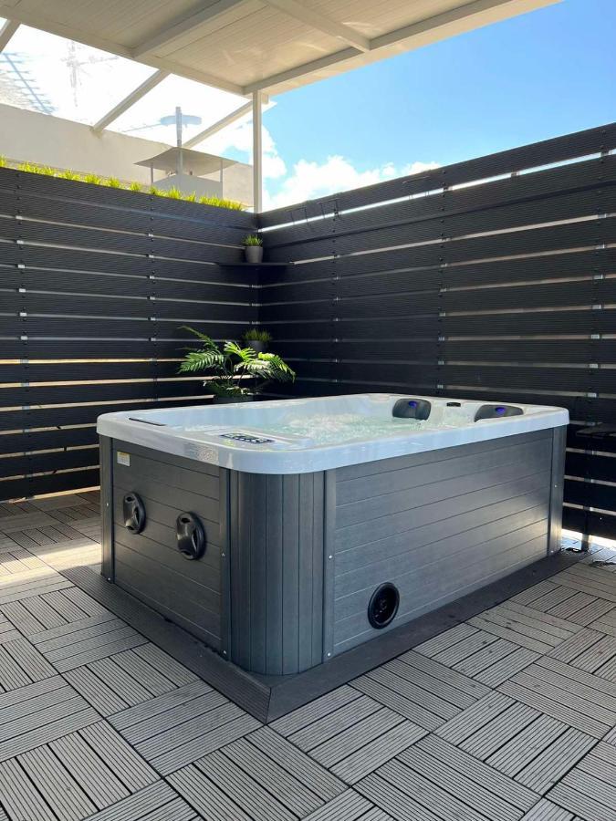 Loft Spa Greece - Enjoy Our Jacuzzi Kalamata Bagian luar foto