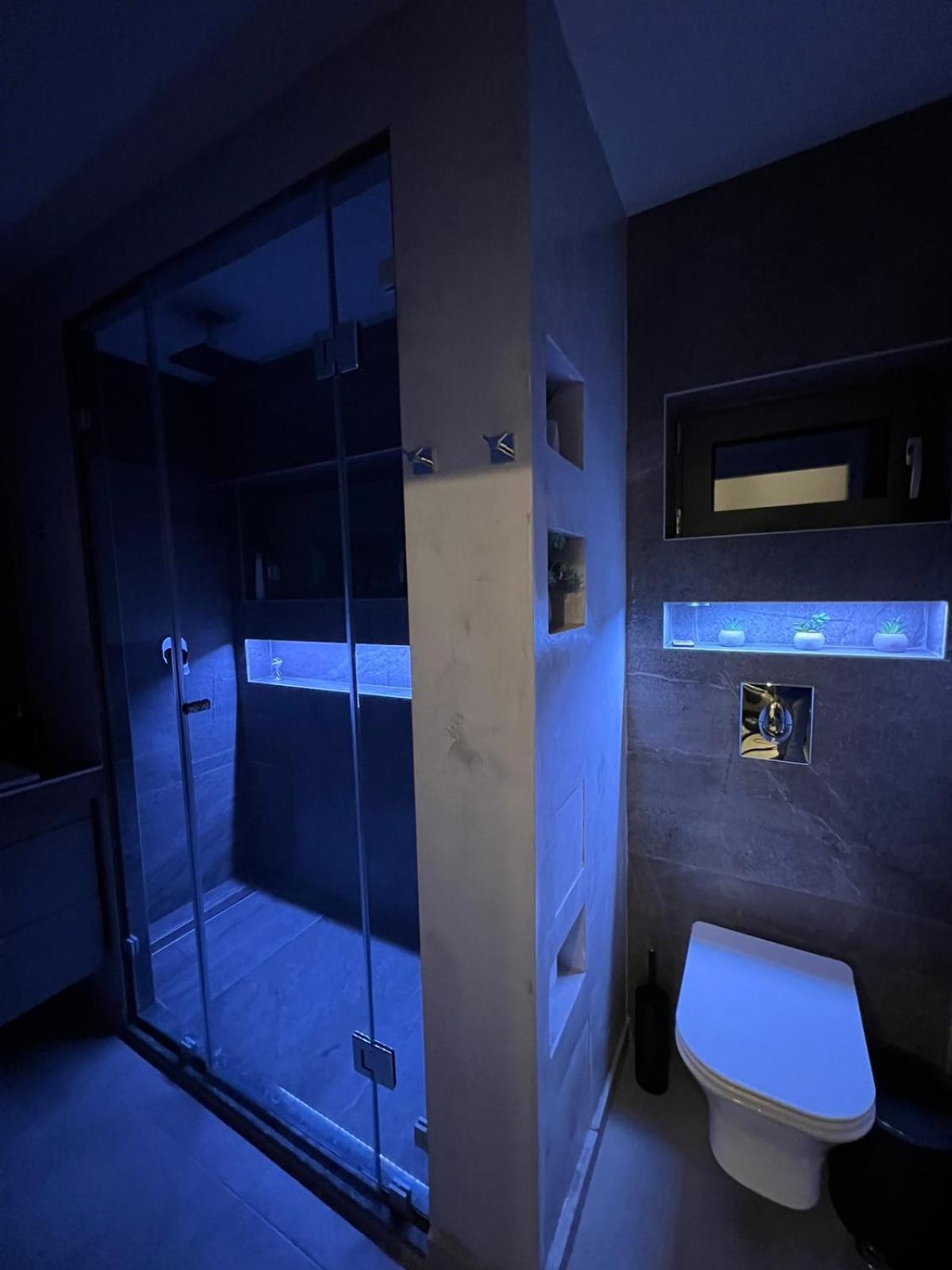 Loft Spa Greece - Enjoy Our Jacuzzi Kalamata Bagian luar foto