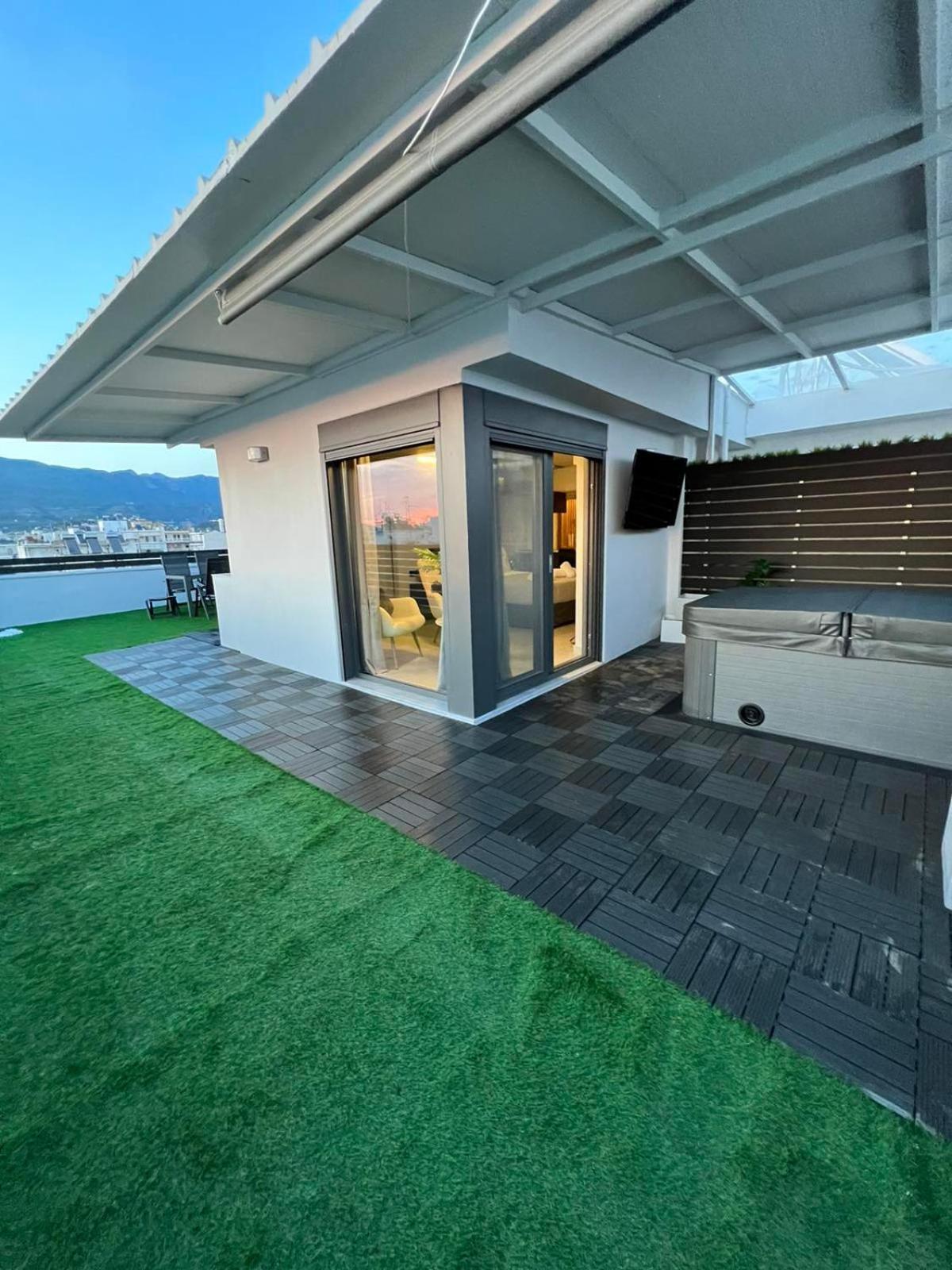 Loft Spa Greece - Enjoy Our Jacuzzi Kalamata Bagian luar foto